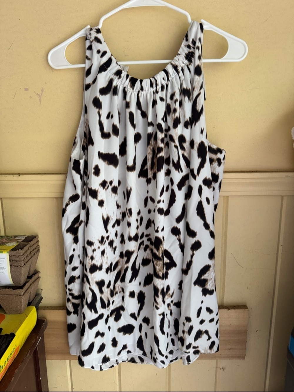 Vince Camuto White Animal Print Sleeveless Blouse